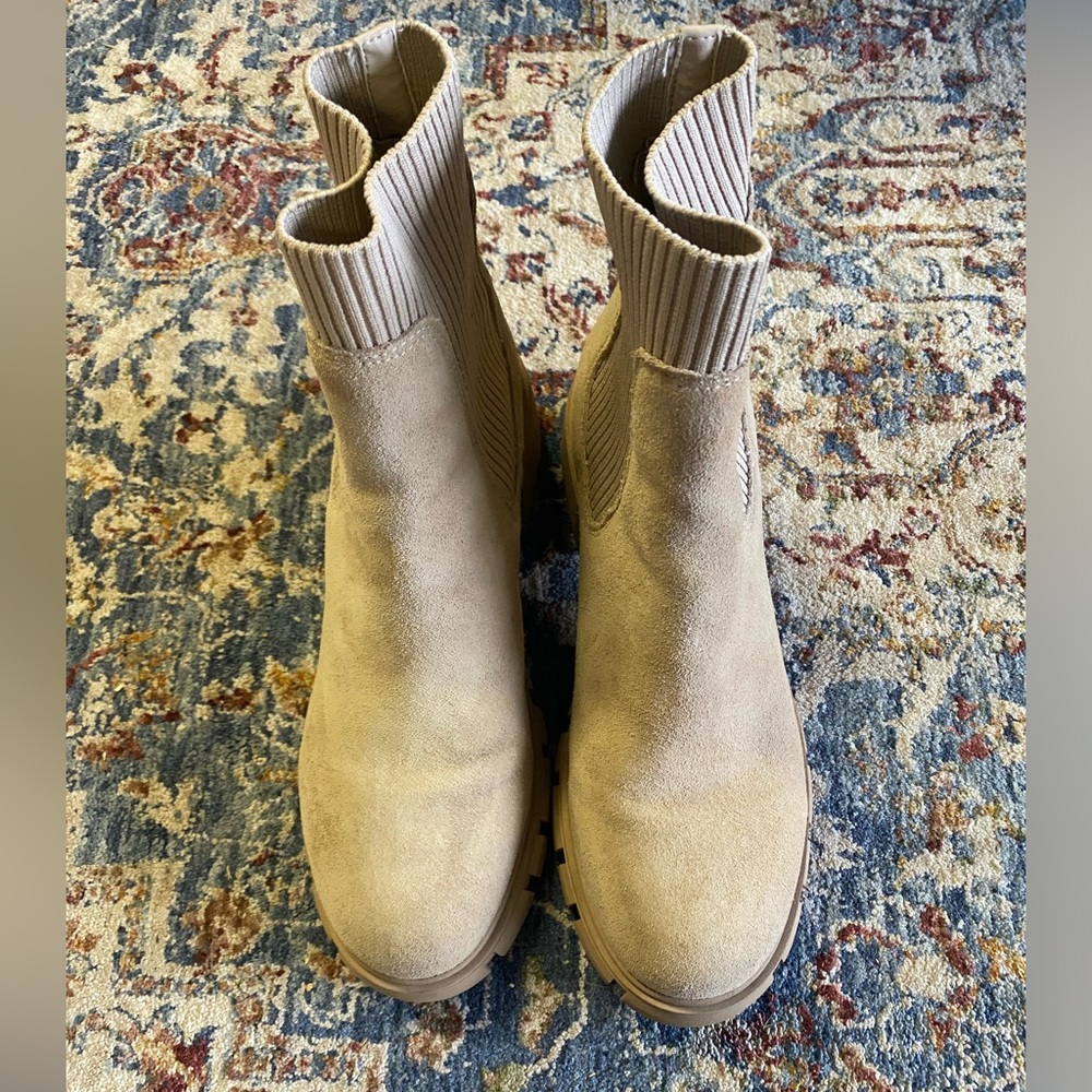 Used Hayle Steve Madden suede boots